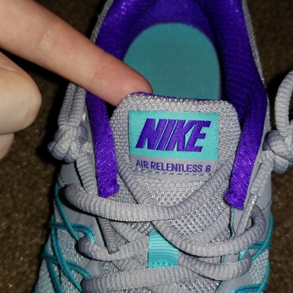 Nike size 9 - Picture 4 of 4